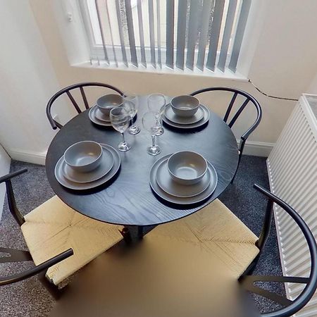 Elegant 2 Bed House Near City Centre Manchester Exterior photo